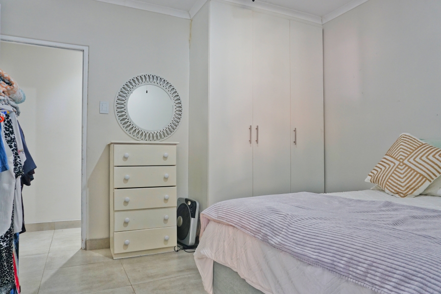 5 Bedroom Property for Sale in Sunrise On Sea Eastern Cape